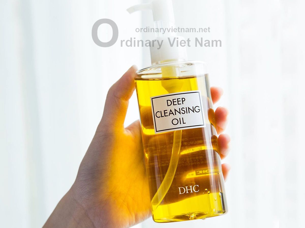 Tay-trang-Dhc-Deep-Cleansing-Oil-Ordinary-Viet-Nam.jpg